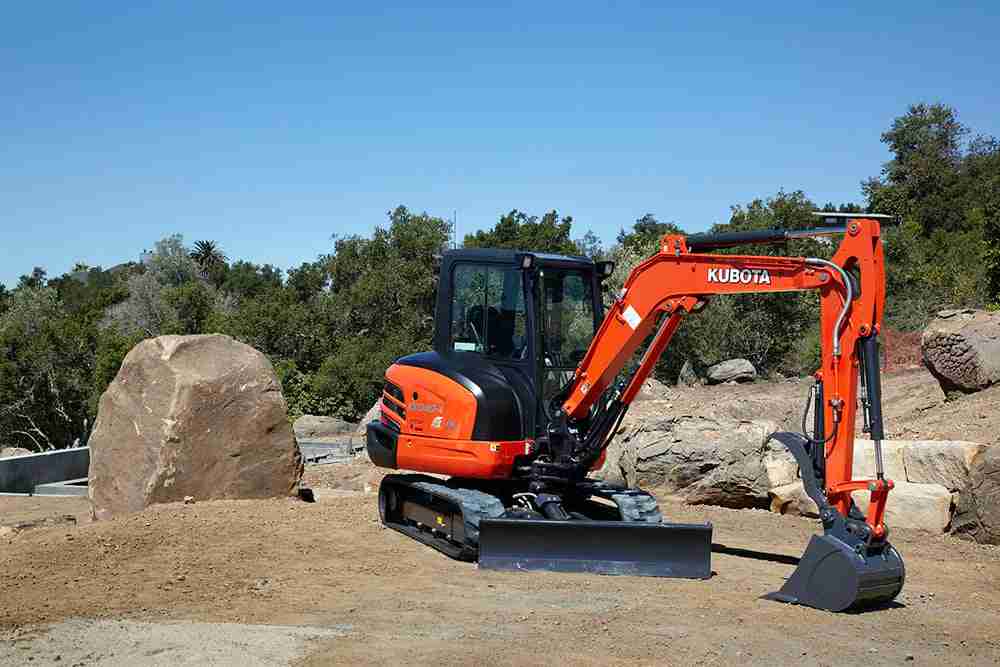 Excavadora compacta Kubota KX040-4